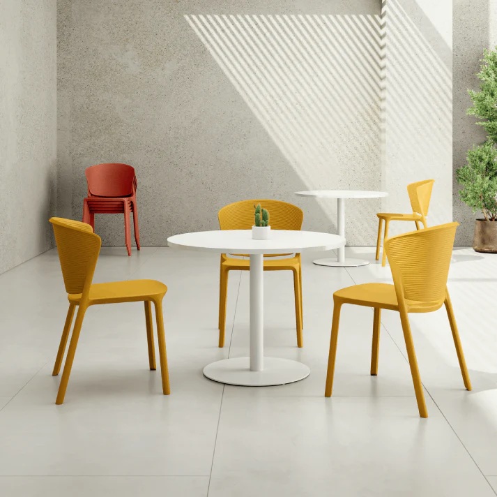 silla apilable para exterior